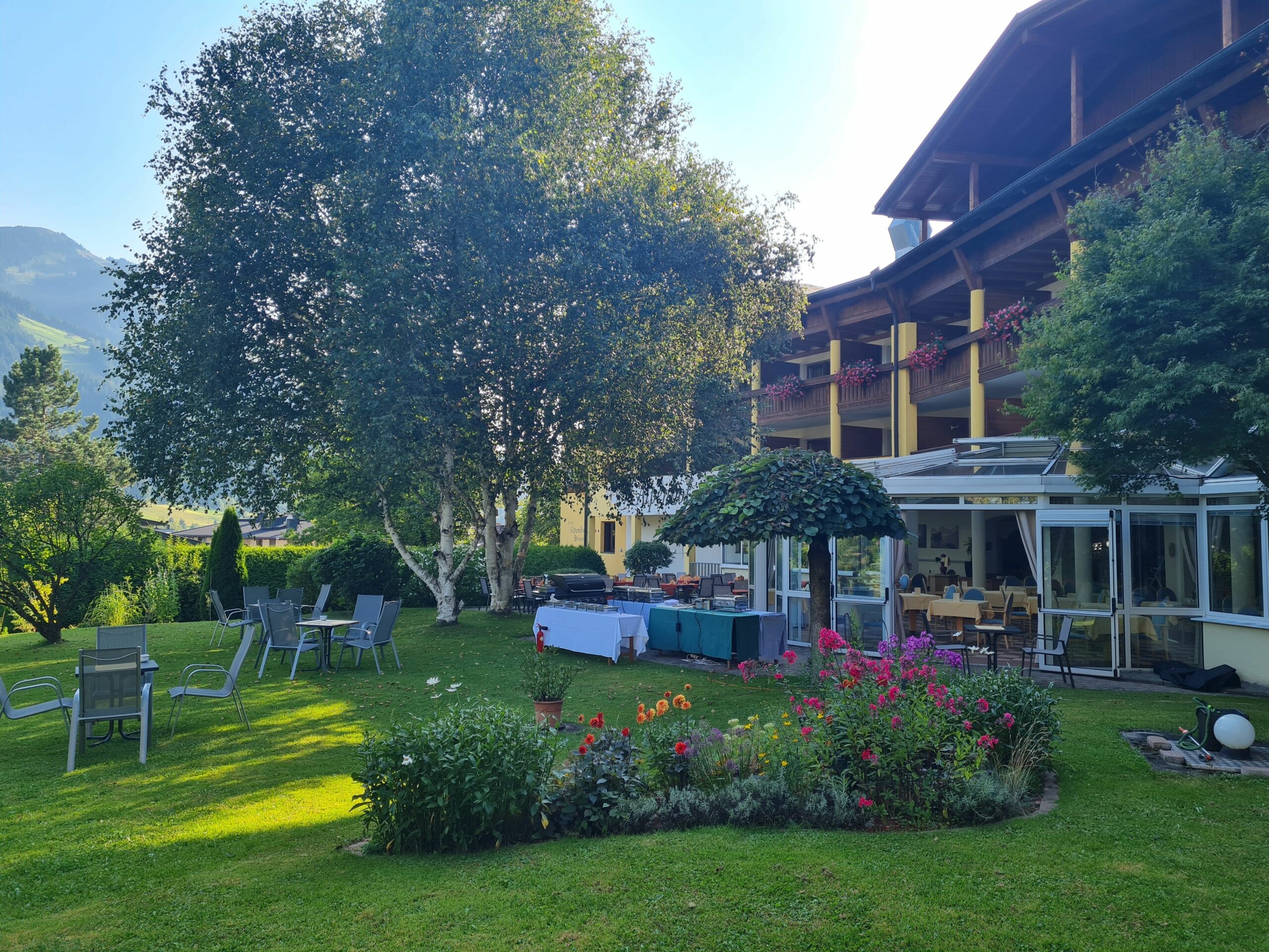 Hotel Alpenhof Brixen - Grill im Garten (c) Hotel Alpenhof Brixen