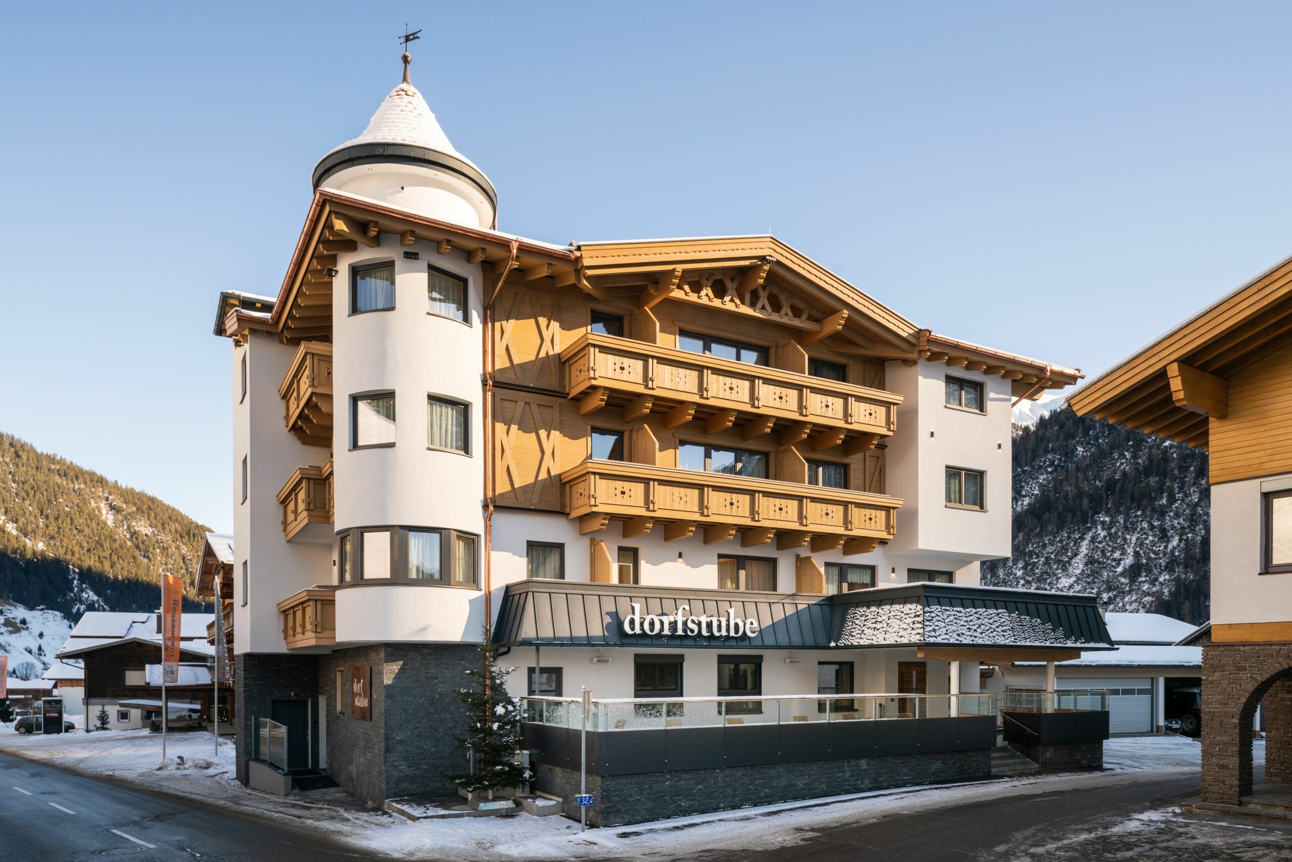 Hotel Dorfstube in Holzgau - Winter aussen