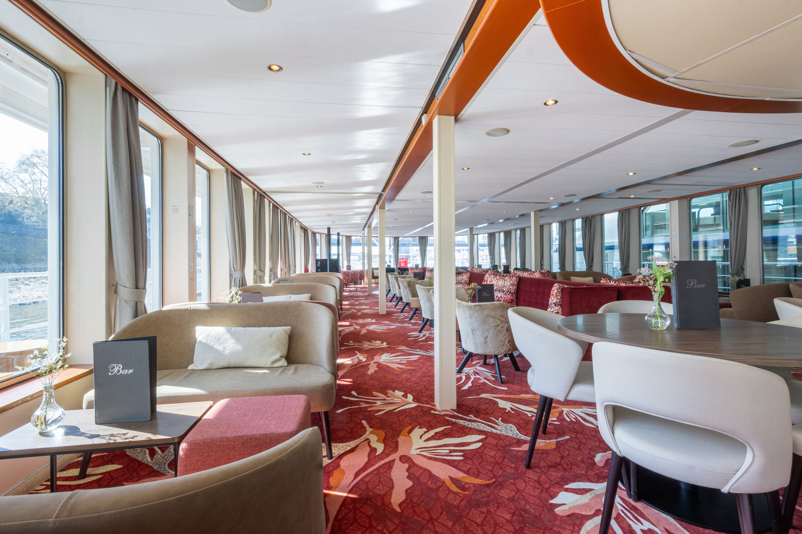 MS Lisabelle - Loungebereich mit Bar, FC Rad+Reisen
