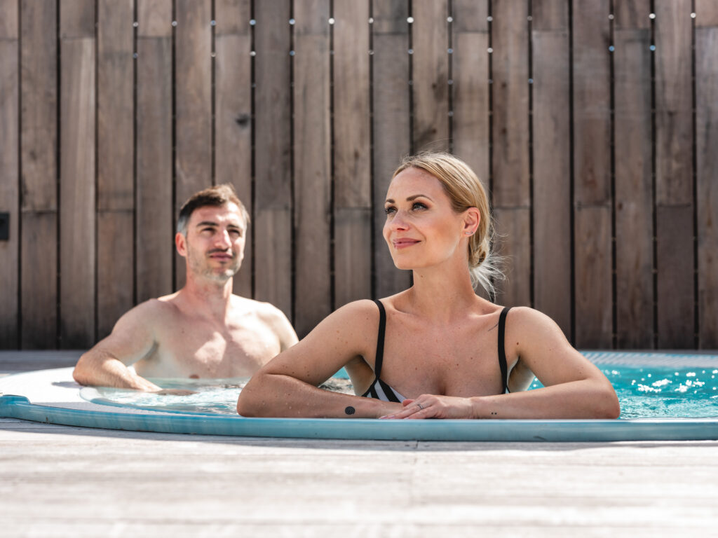 Terme Dobrna - Hotel Švicarija_Paar im Pool_FC_Terme Dobrna