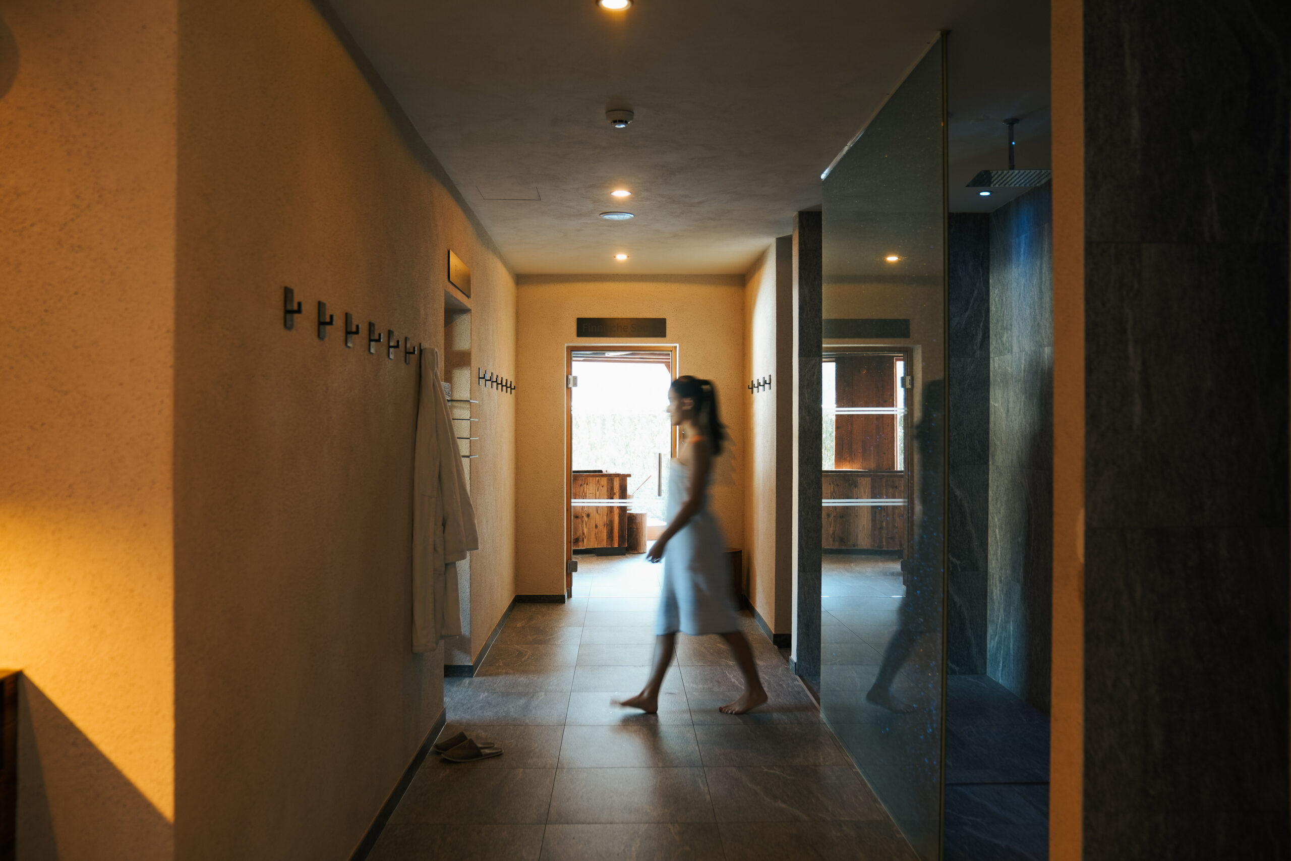Tuberis, Spa, Dame geht, FC Tuberis