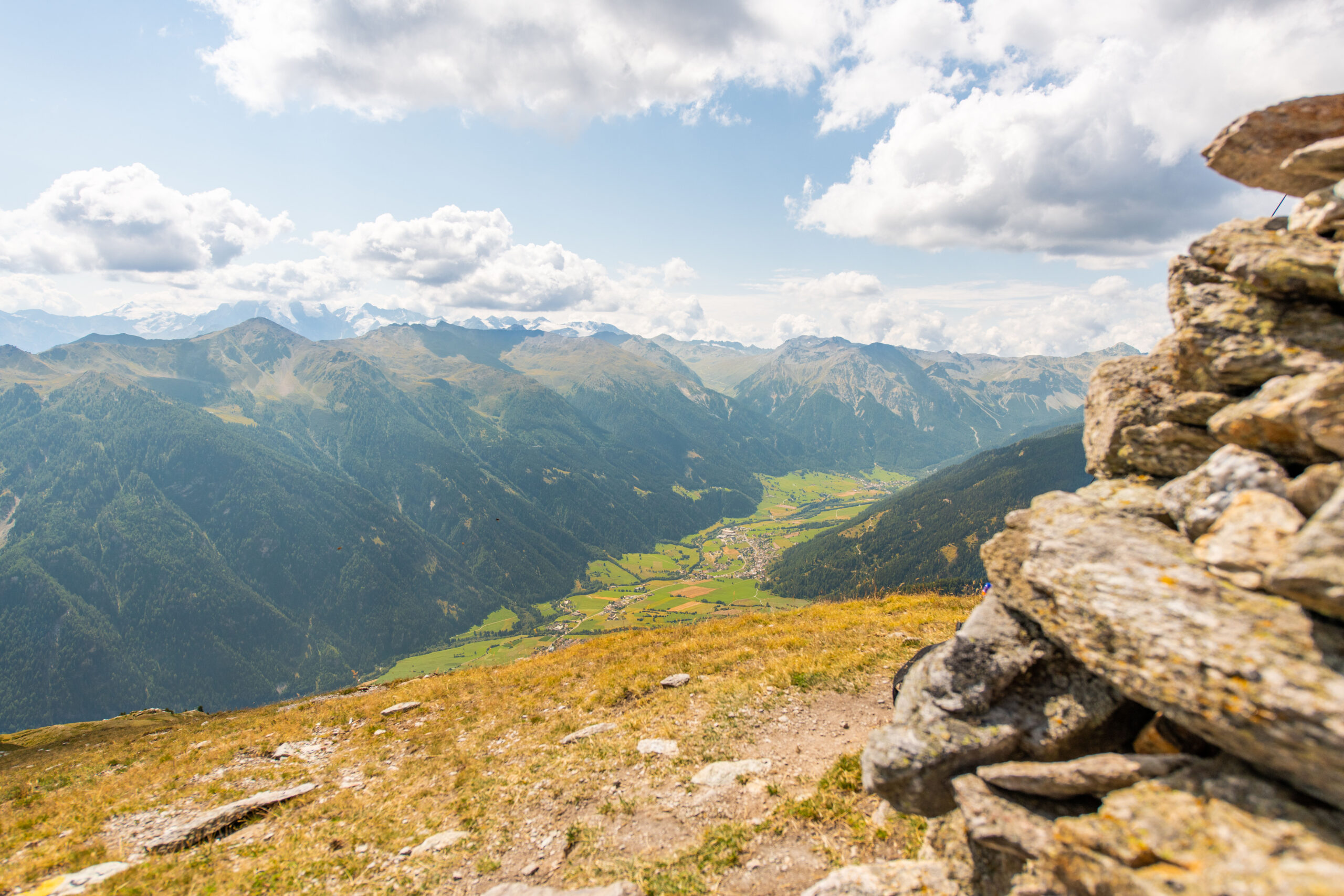 Tuberis, Obervinschgau, Tellajoch-Bergblick auf Tal, FC Manuel Pazeller