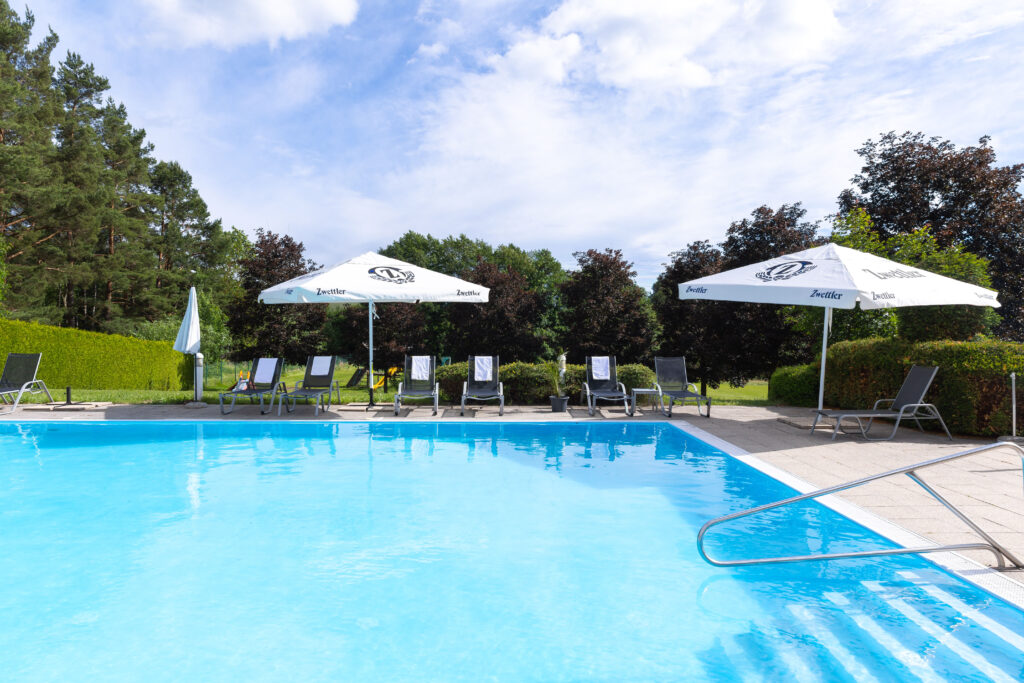 Hotel Ottenstein, Außenpool; FC Hotel Ottenstein