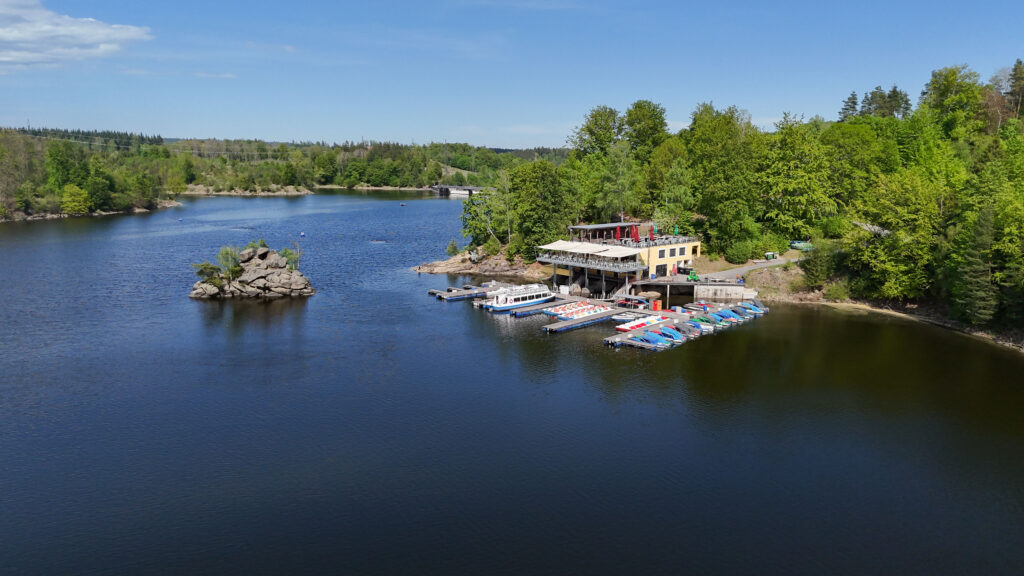 Hotel Ottenstein, Seerestaurant mit Booten u.Schiff; FC Hotel Ottenstein